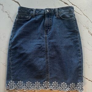 Tommy Hilfiger Blue Denim Skirt with White Floral Detail - y2k style!